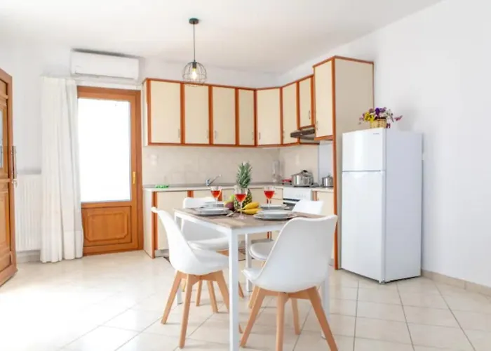 George's Economy Apartment Naxos City