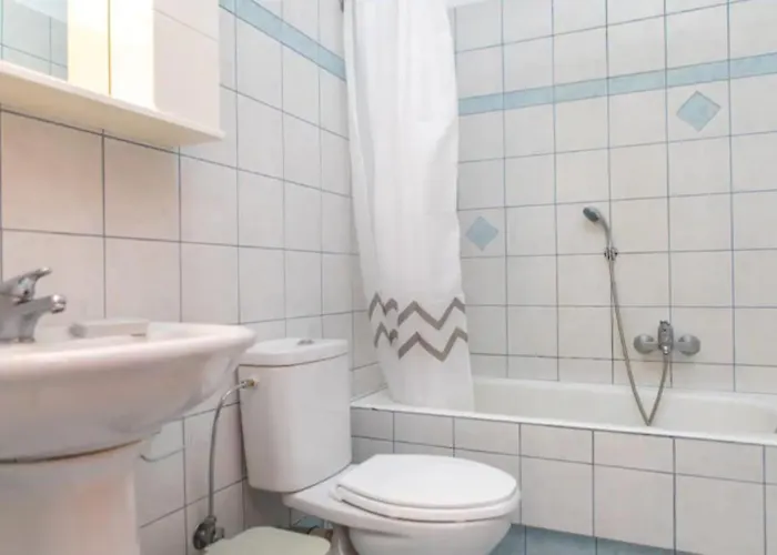 George's Economy * Naxos City